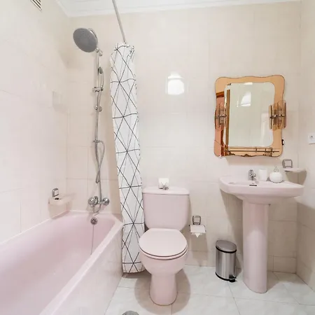 Flat By House And People * Viana do Castelo