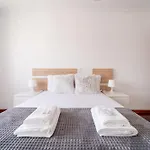 Flat By House And People Appartamento