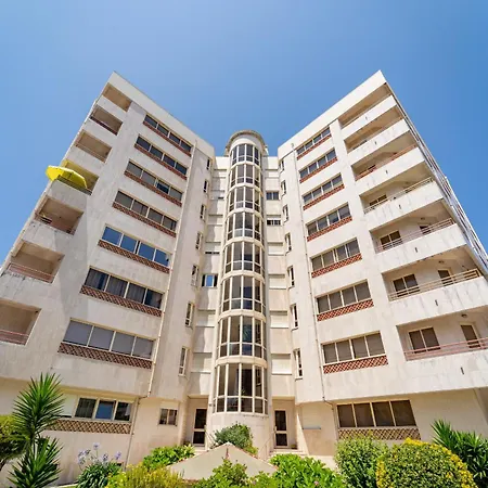 Flat By House And People Viana do Castelo