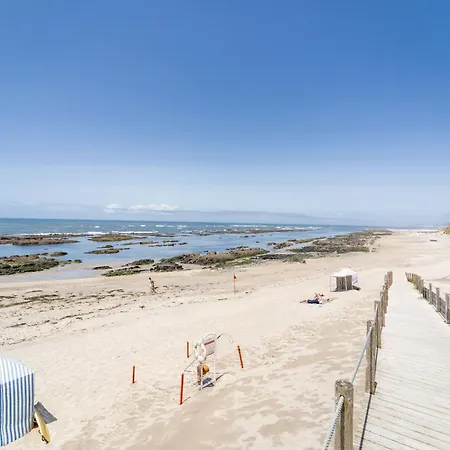 Flat By House And People Viana do Castelo